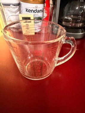 4 cup Pyrex Clear Glass Measuring Cup with Red Markings